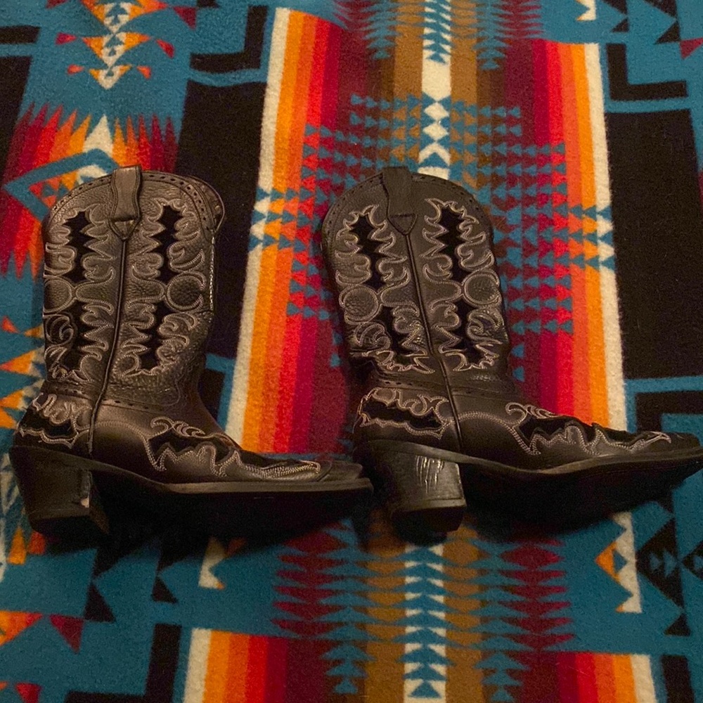 Black Ariat size 7B cowboy boots